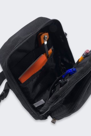 Saszetka torba na ramię listonoszka Carhartt Crossbody Zip Czarna